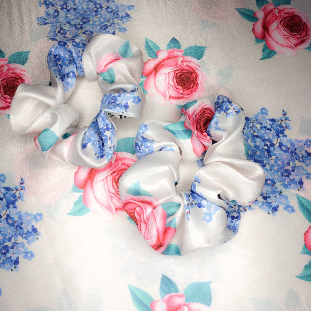 100% Pure Silk Scrunchy - Self Print SILK fabric